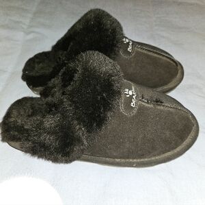 New Bearpaw Loki Slippers Size 9